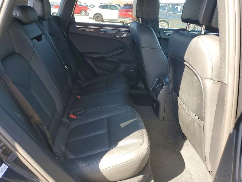 MERCEDES-BENZ C 2016 photo 10