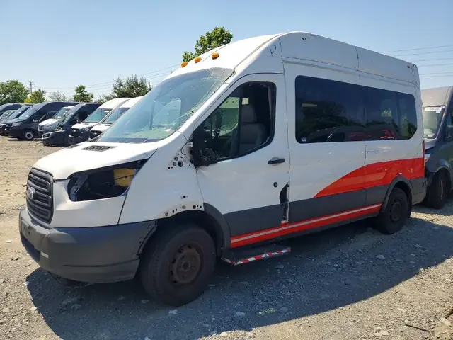 FORD ECONOLINE 2024 — SIDE