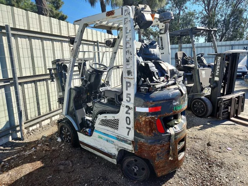 NISSAN FRONTIER 2001 photo 3