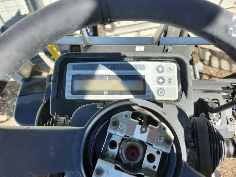 NISSAN FRONTIER 2001 photo 8