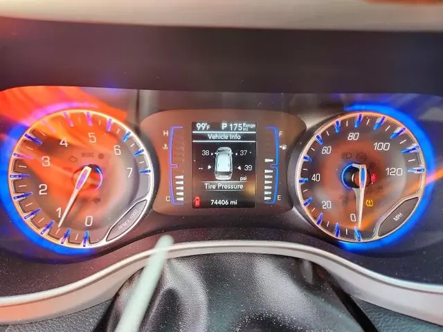 CHEVROLET MALIBU 2025 photo 8