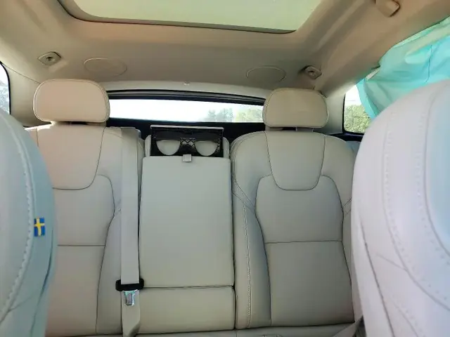 CHRYSLER TOWN & COUNTRY 2005 photo 9