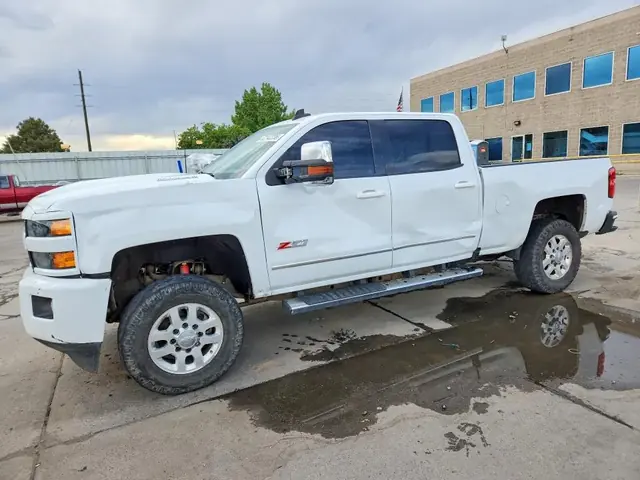 CHEVROLET SILVERADO 2018 — VIN 1GC4KZCY4JF261616, SIDE, CO - DENVER SOUTH