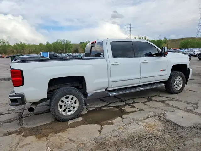 CHEVROLET SILVERADO 2018 photo 3