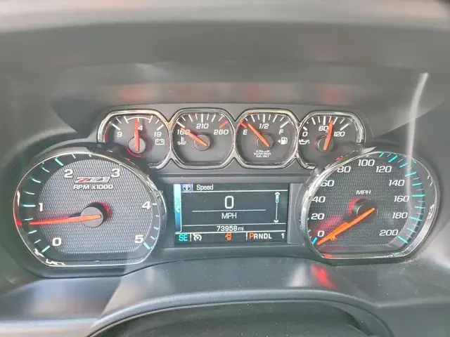 CHEVROLET SILVERADO 2018 photo 9