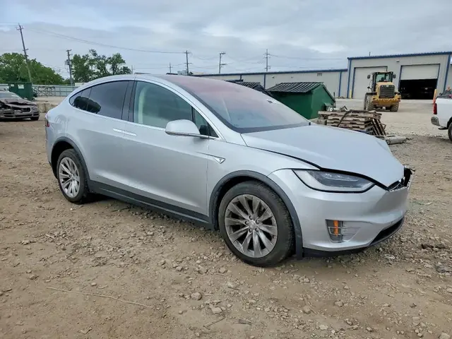 TESLA MODEL X 2016 photo 4