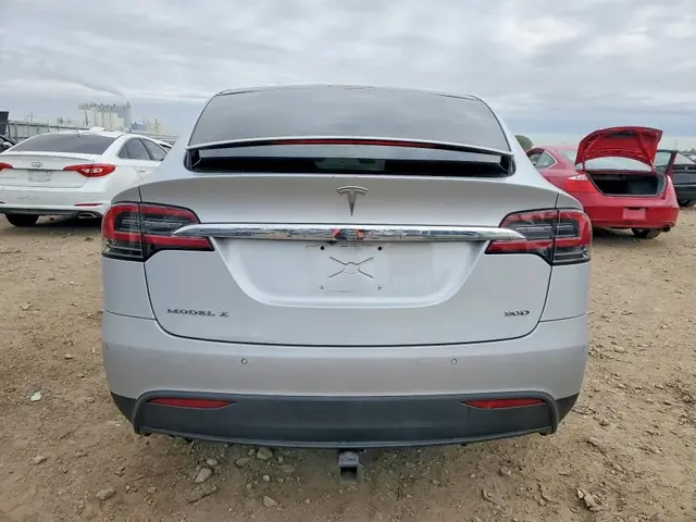 TESLA MODEL X 2016 photo 6