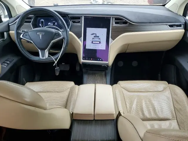 TESLA MODEL X 2016 photo 8