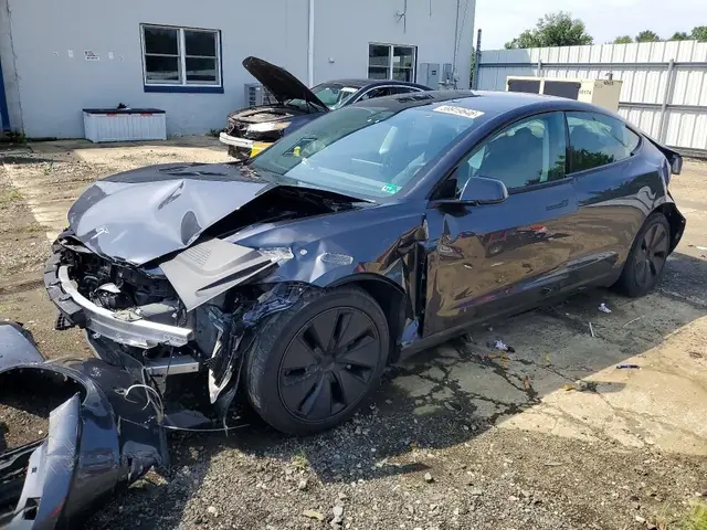 TESLA MODEL 3 2025 — FRONT END