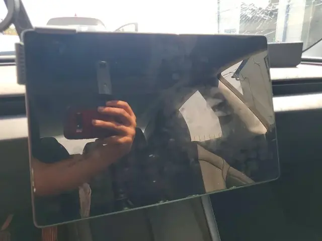 TESLA MODEL 3 2025 photo 9
