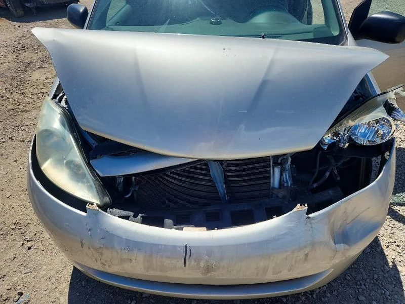 TOYOTA SIENNA 2006 photo 11