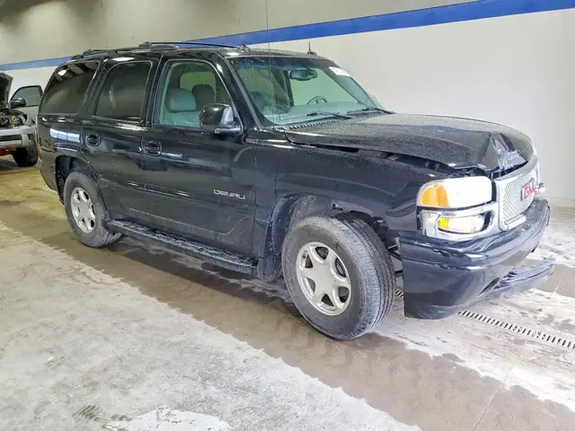 GMC YUKON 2003 photo 4
