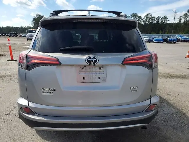 TOYOTA RAV4 2016 photo 6