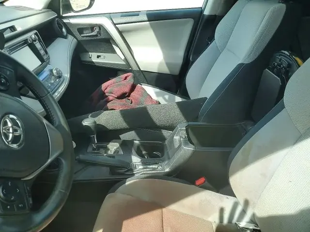 TOYOTA RAV4 2016 photo 7