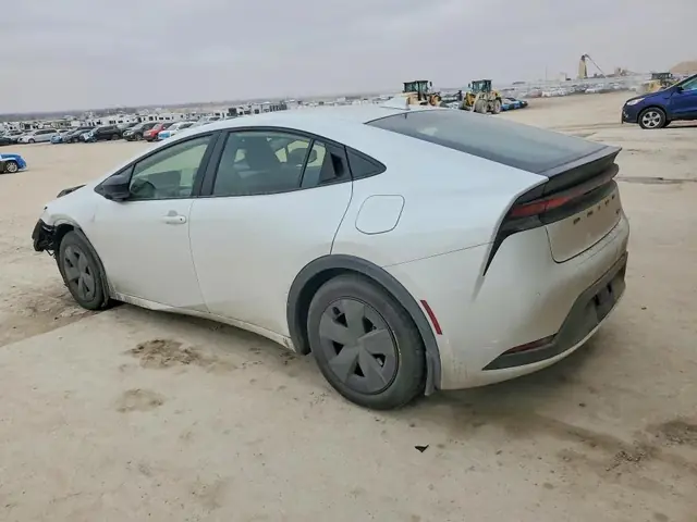 TOYOTA PRIUS 2024 photo 2