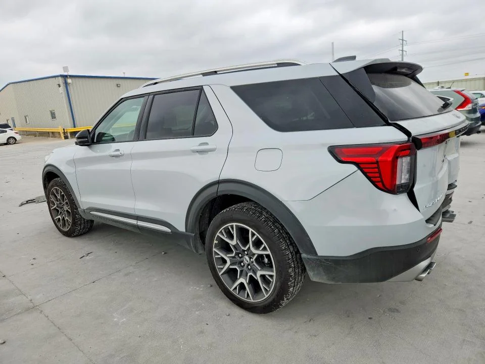 FORD EXPLORER 2025 photo 2