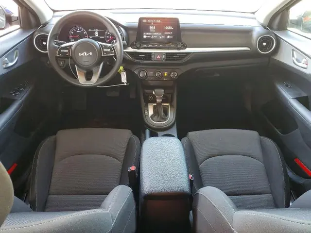 KIA FORTE 2023 photo 8