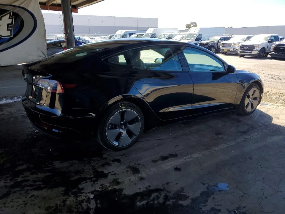 TESLA MODEL 3 2022 photo 3