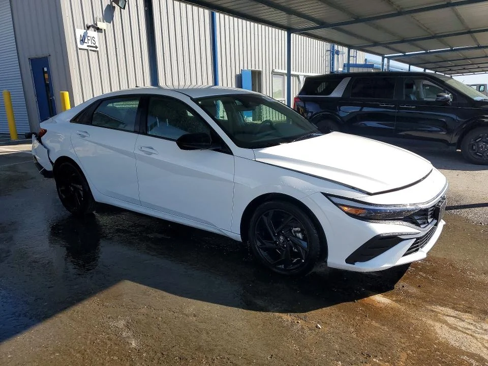 HYUNDAI ELANTRA 2026 photo 4