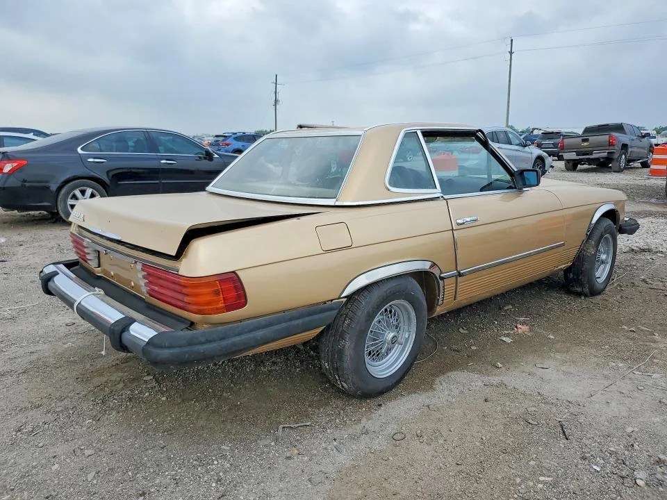 MERCEDES-BENZ 380 1982 photo 3