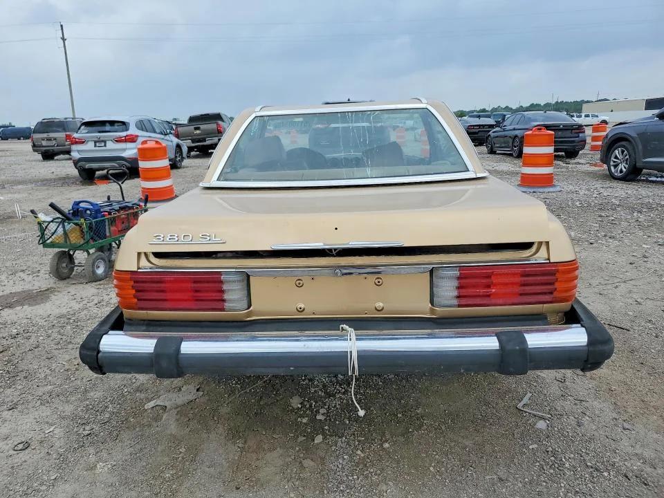 MERCEDES-BENZ 380 1982 photo 6