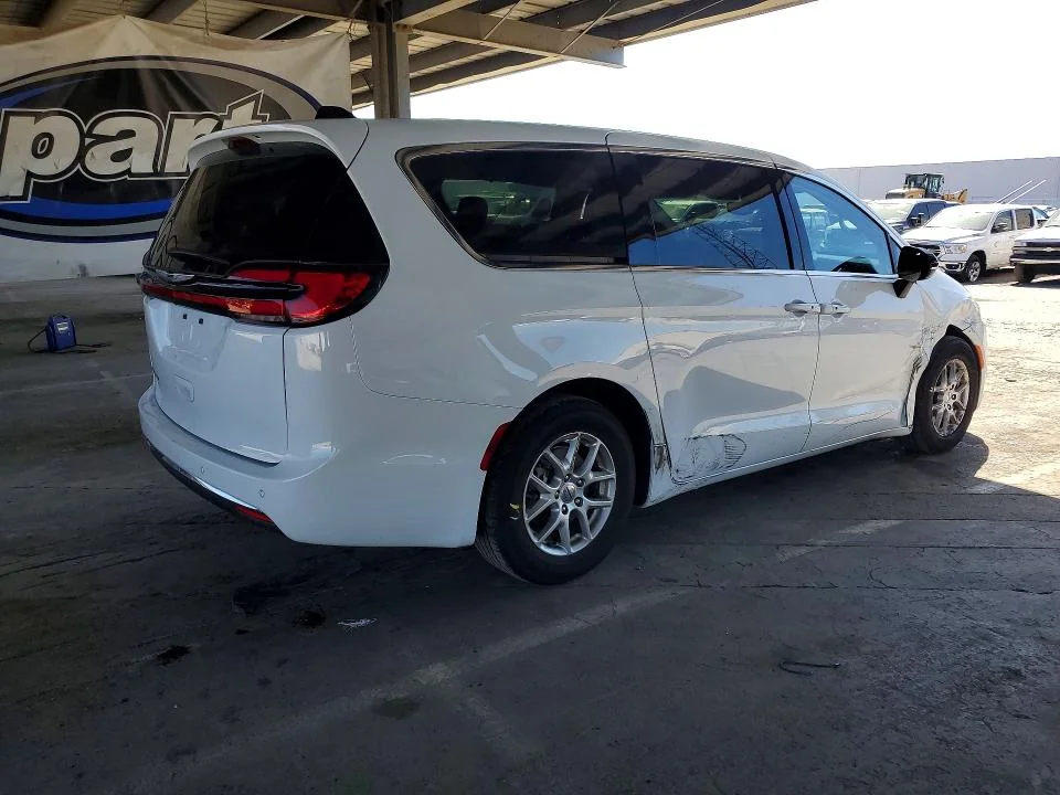 CHRYSLER PACIFICA 2024 photo 3