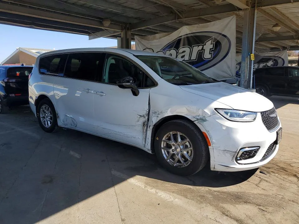 CHRYSLER PACIFICA 2024 photo 4