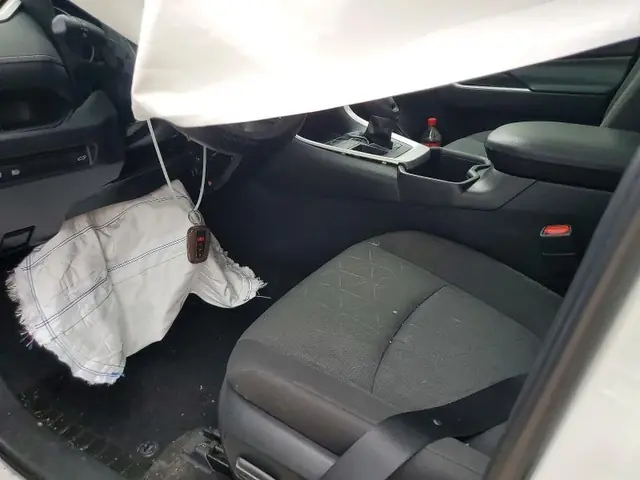 TOYOTA RAV4 2022 photo 8