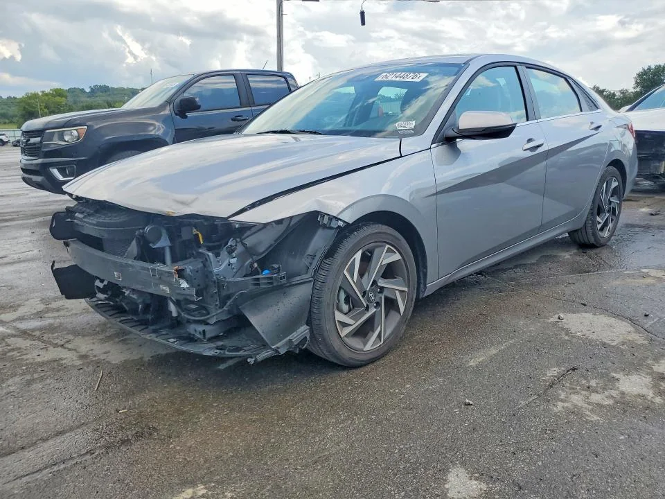 HYUNDAI ELANTRA 2025 — FRONT END