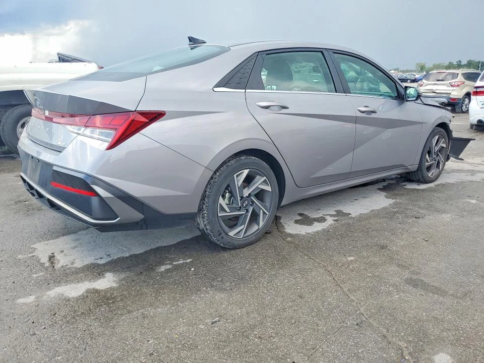 HYUNDAI ELANTRA 2025 photo 3