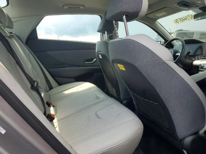 HYUNDAI ELANTRA 2025 photo 10