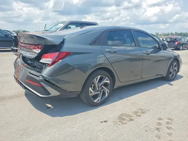 HYUNDAI ELANTRA 2025 photo 3
