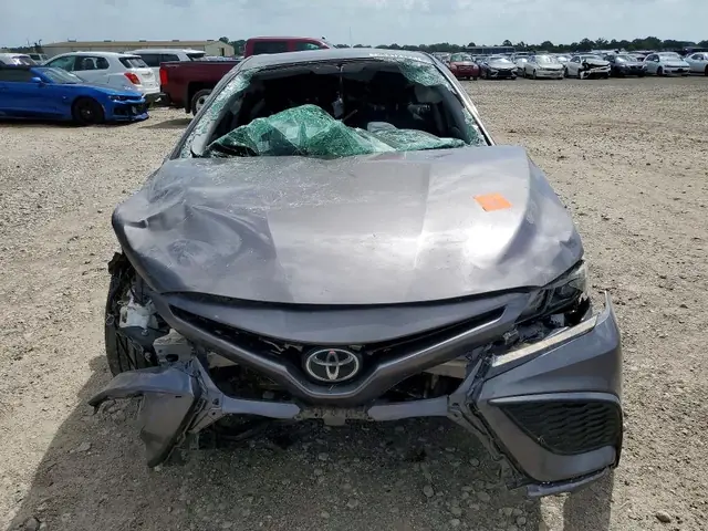 TOYOTA CAMRY 2022 photo 5