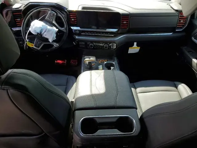CHEVROLET SILVERADO 2024 photo 8