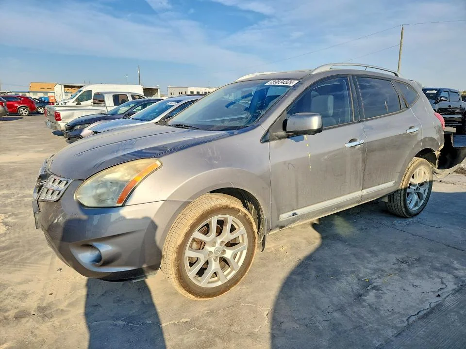 NISSAN ROGUE 2012 — REAR END