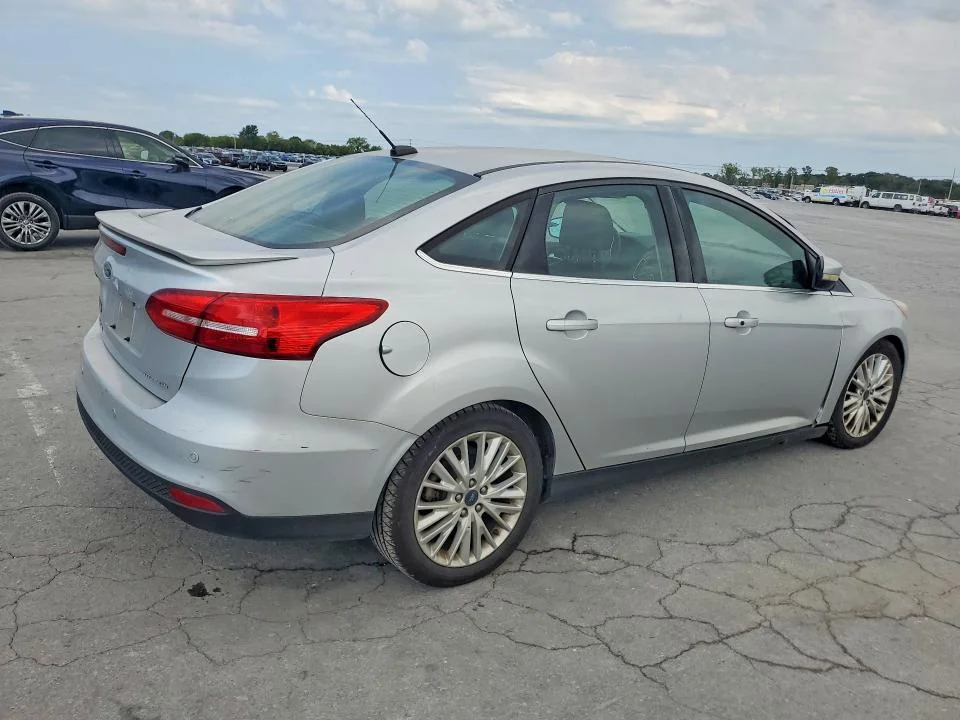 FORD FOCUS 2017 photo 3