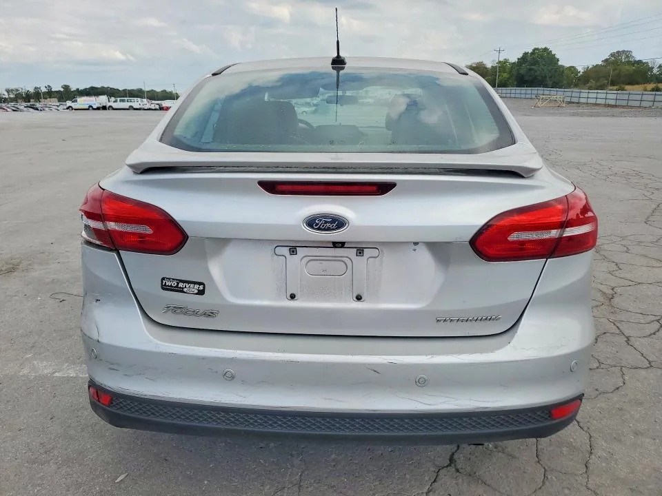 FORD FOCUS 2017 photo 6