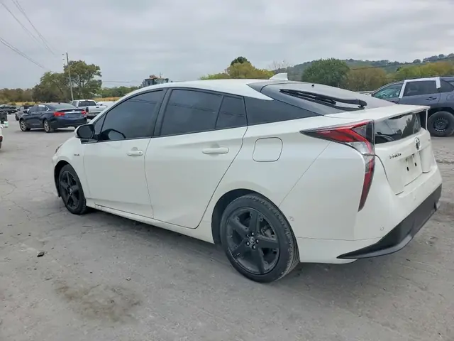 TOYOTA PRIUS 2018 photo 2