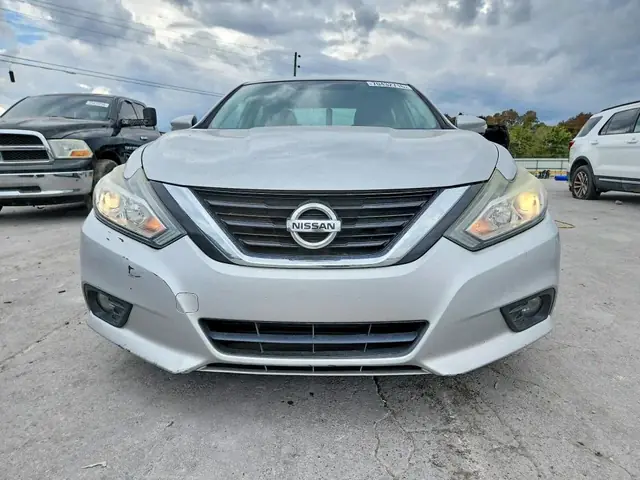 NISSAN ALTIMA 2017 photo 5