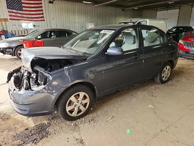 HYUNDAI ACCENT 2010 — FRONT END