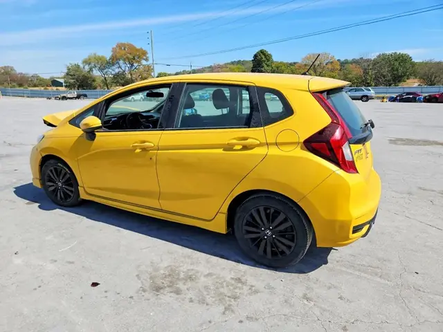 HONDA FIT 2018 photo 2