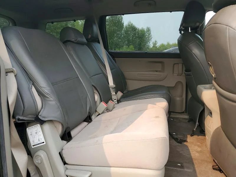 KIA SEDONA 2015 photo 11