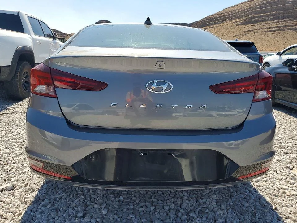 HYUNDAI ELANTRA 2019 photo 6