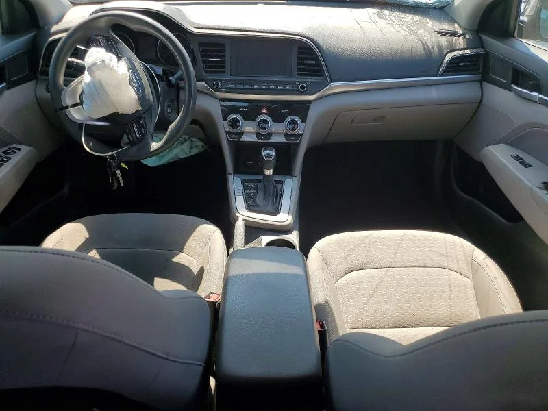 HYUNDAI ELANTRA 2019 photo 8