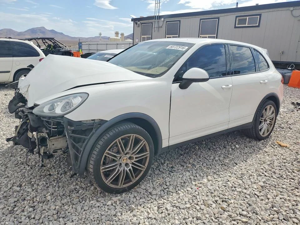 PORSCHE CAYENNE 2013 — FRONT END