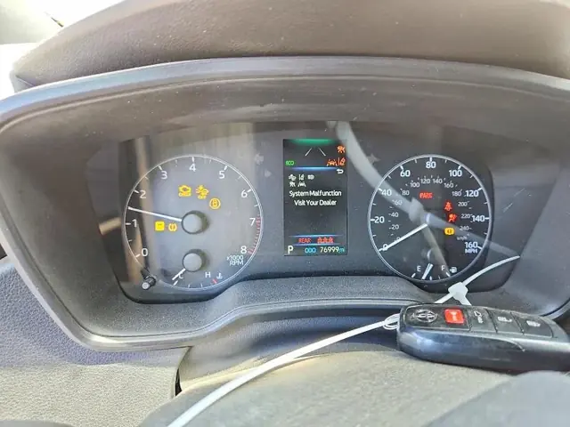 TOYOTA COROLLA 2024 photo 9