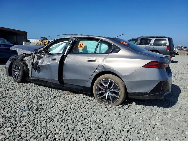 BMW I5 2024 photo 2