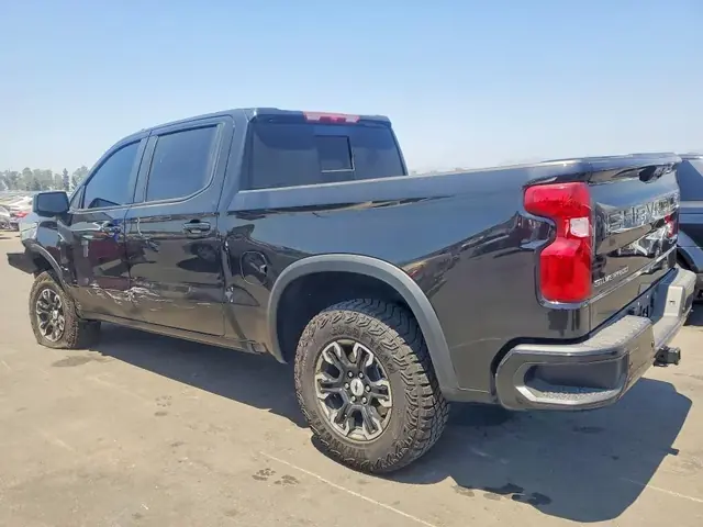 CHEVROLET SILVERADO 2025 photo 2