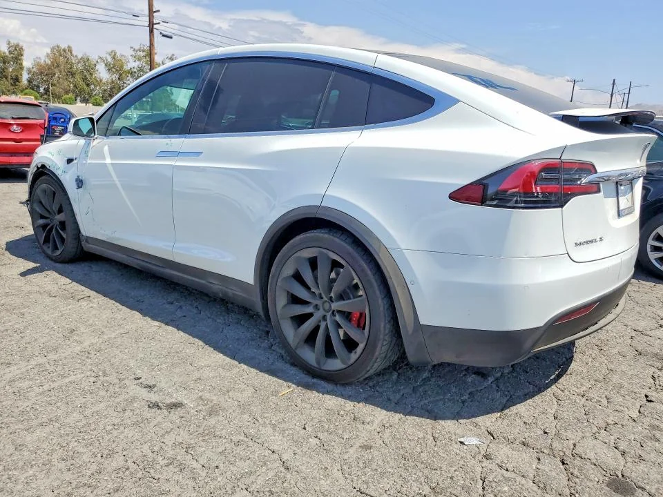 TESLA MODEL X 2018 photo 2