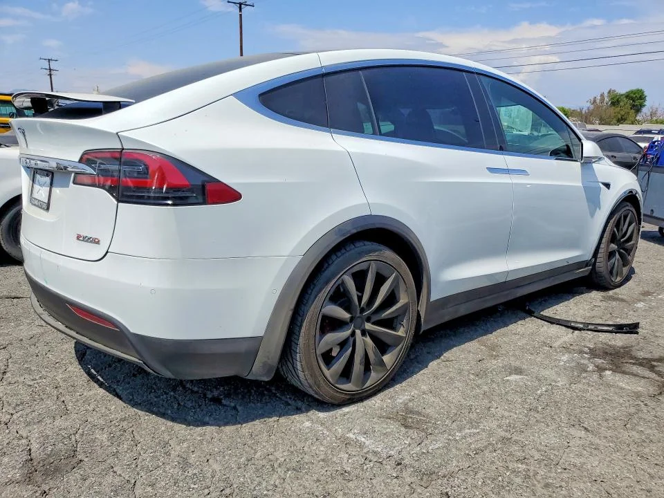 TESLA MODEL X 2018 photo 3